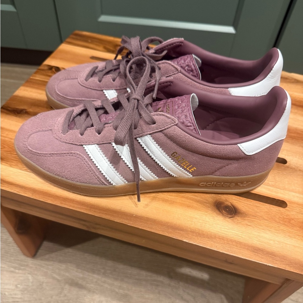 Adidas Women's Gazelle indoor Sneakers - fig, white, gum - women’s size 7